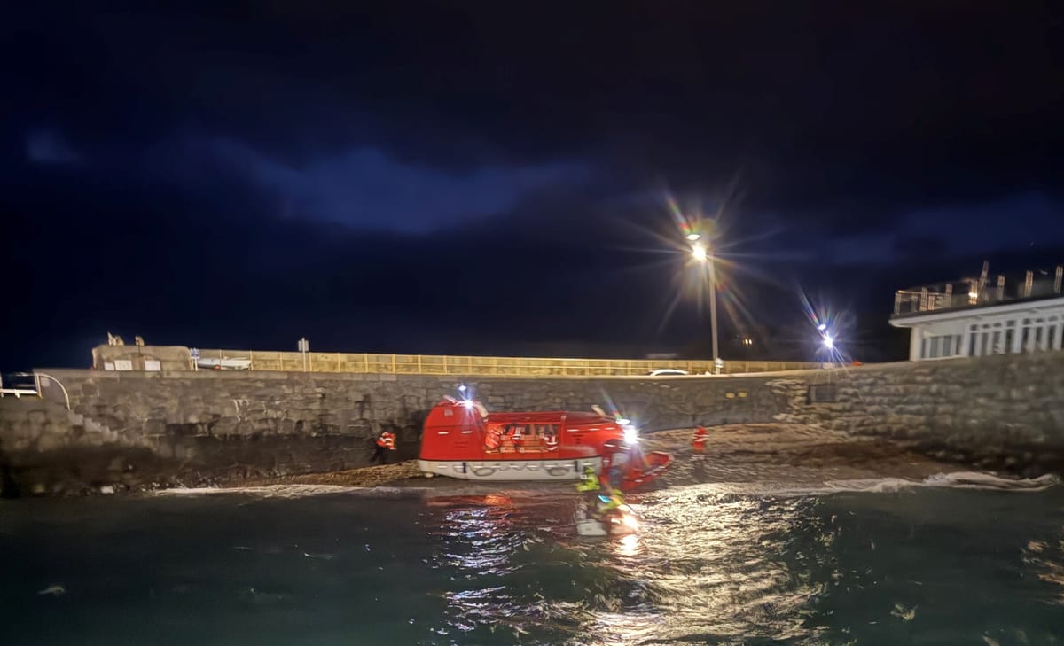 Islander lifeboat grounds in St Peter Port Harbour while on routine exercise