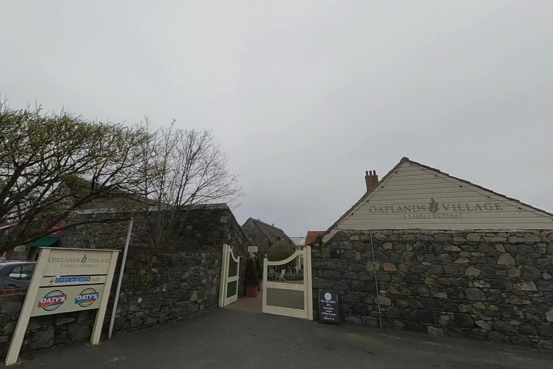 Les Bourgs hospice to open children's charity shop at Oatlands Village after planning covenant amended