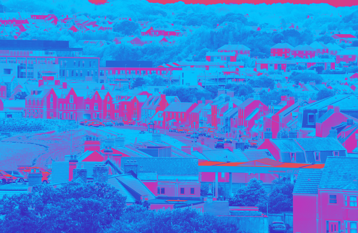 Why is Guernsey struggling to meet solar power targets and what can be done about it?