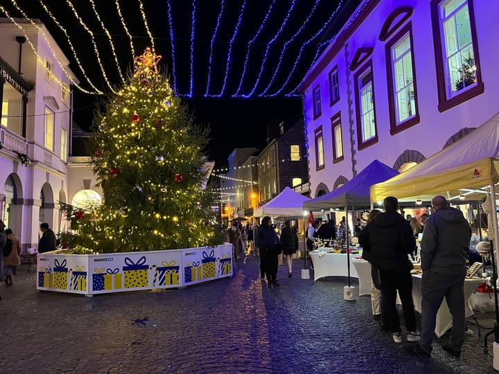 St Peter Port prepares for Christmas lights switch-on